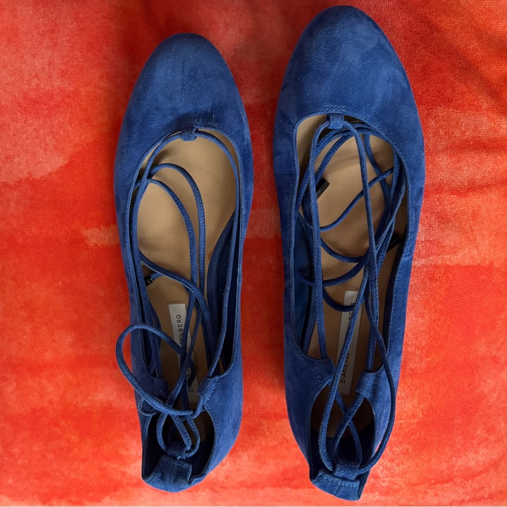 Diane von Furstenberg size 7.5 blue suede ankle wrap flats - Picture 11 of 11
